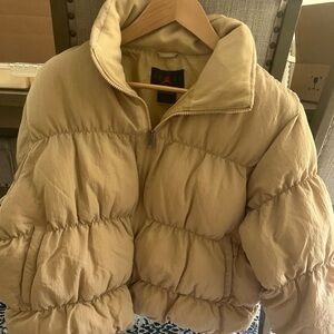Woman Jordan Puffer Jacket.